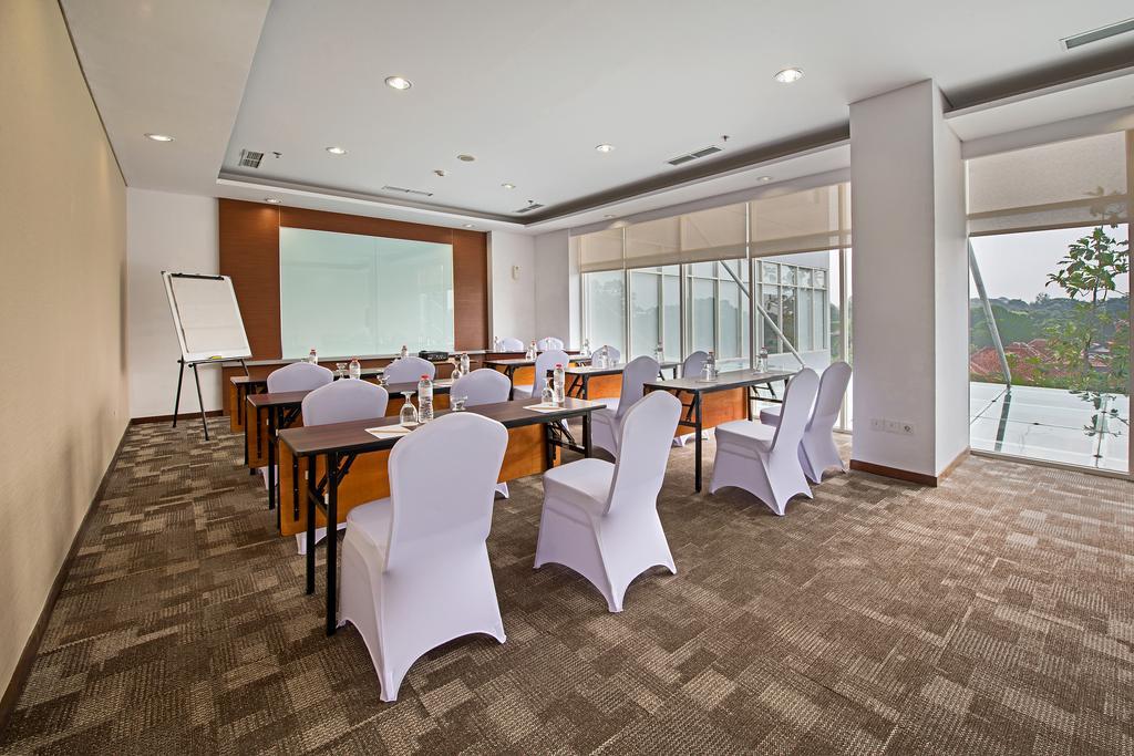 Whiz Prime Hotel Pajajaran Bogor Exterior foto