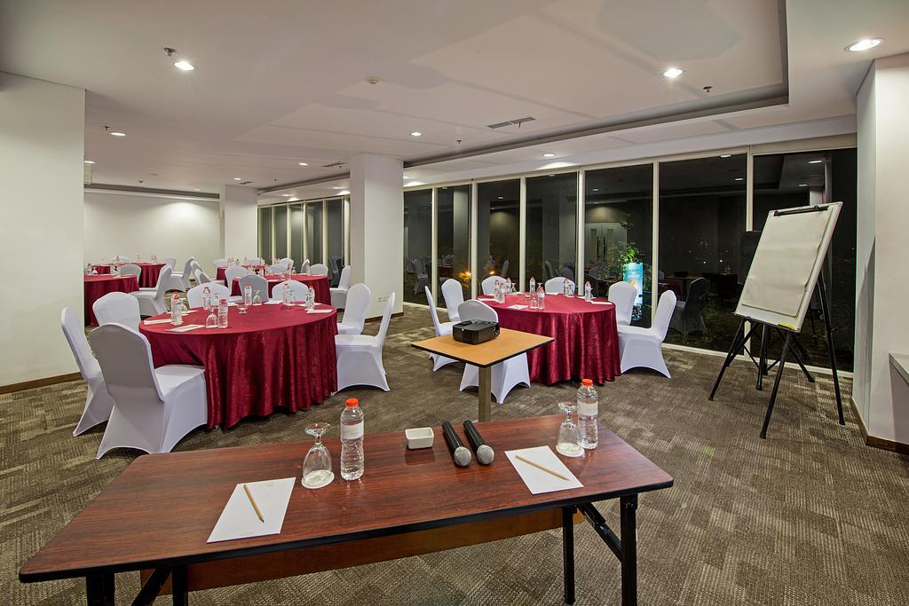 Whiz Prime Hotel Pajajaran Bogor Exterior foto