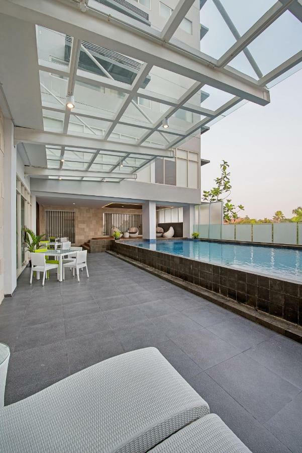Whiz Prime Hotel Pajajaran Bogor Exterior foto